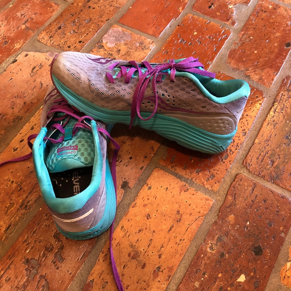Saucony tennis shoe